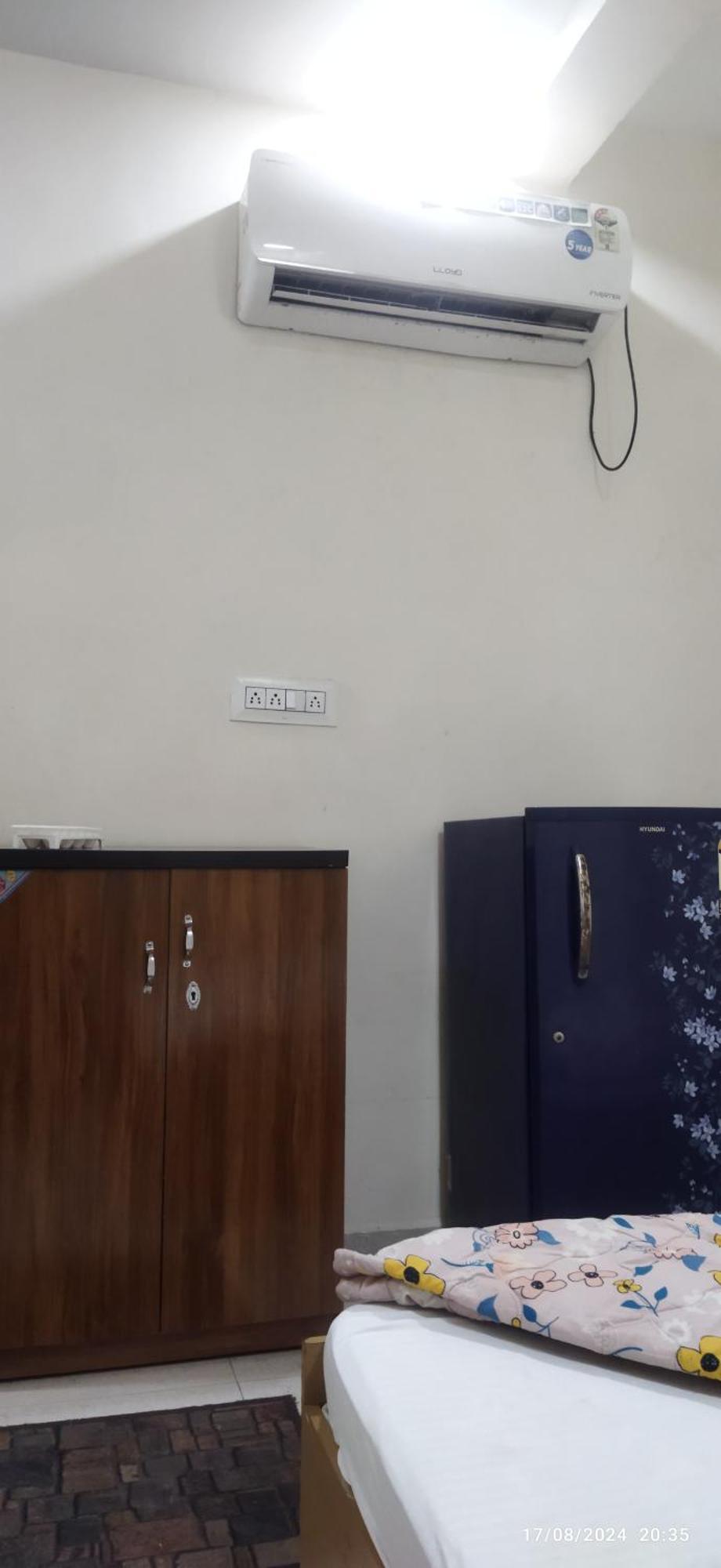 אויאיין Shree Gajlaxmi Hotel Walking Distance From Mahakaleswar מראה חיצוני תמונה